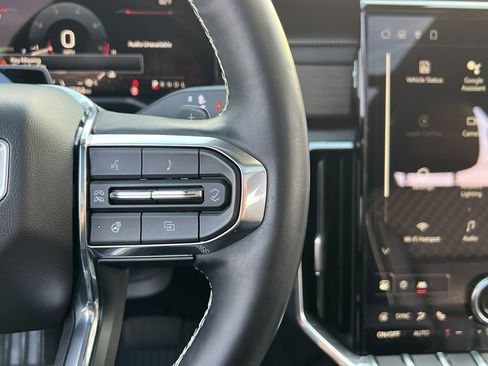 Used 2024 GMC Acadia Denali w/ Super Cruise Package image 34