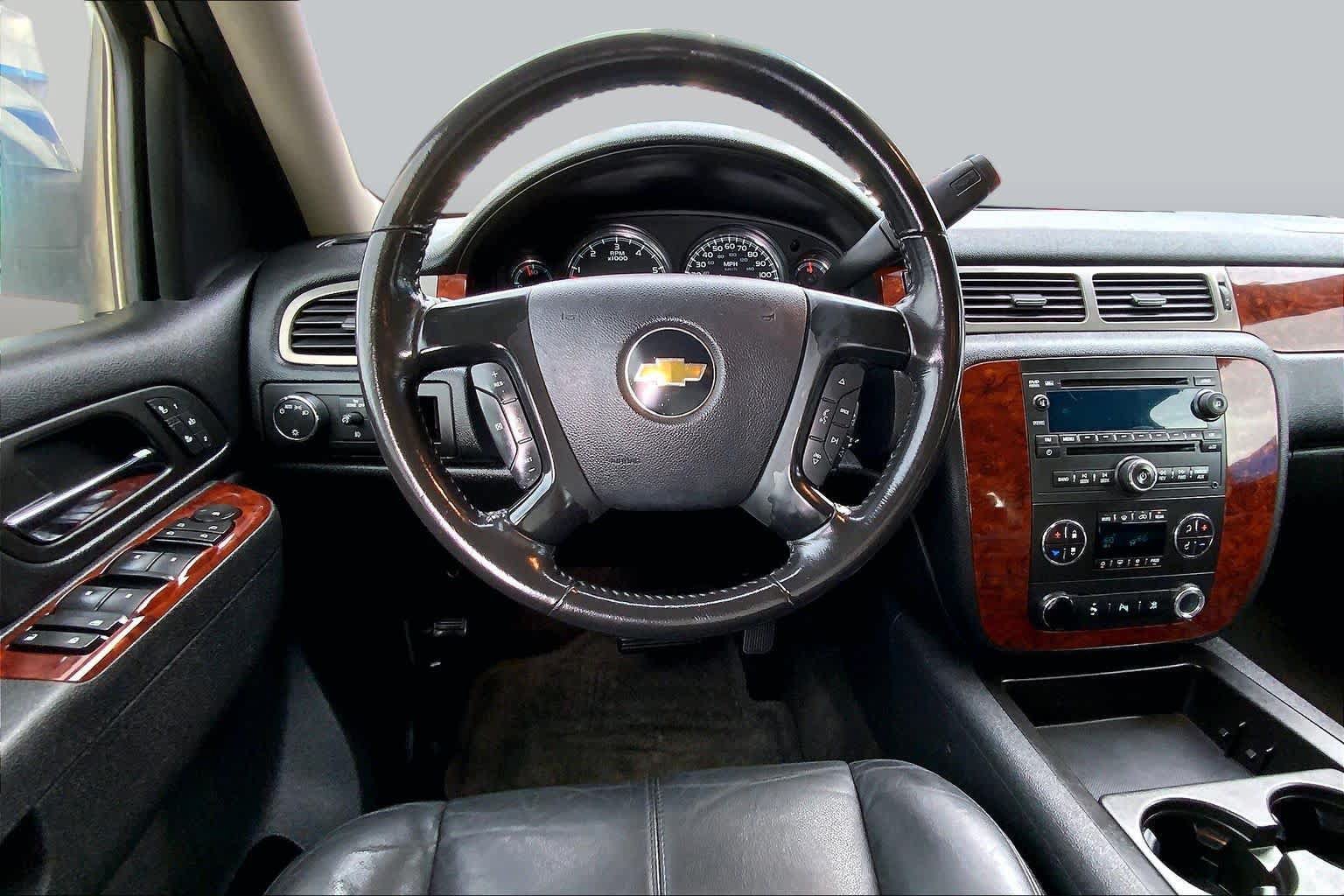 Used 2010 Chevrolet Tahoe LT w/ Luxury Package RWD image 5