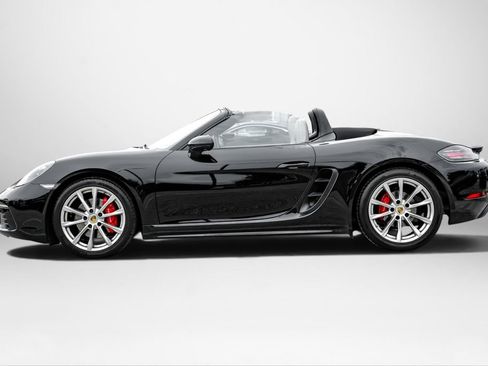 Used 2018 Porsche 718 Boxster S RWD image 15