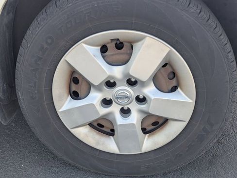 Used 2013 Nissan Rogue S image 12