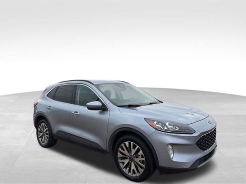 Used 2022 Ford Escape Titanium image 5