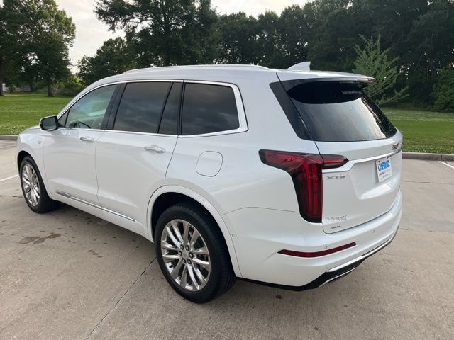 Used 2023 Cadillac XT6 Premium Luxury w/ Technology Package AWD/4WD image 3