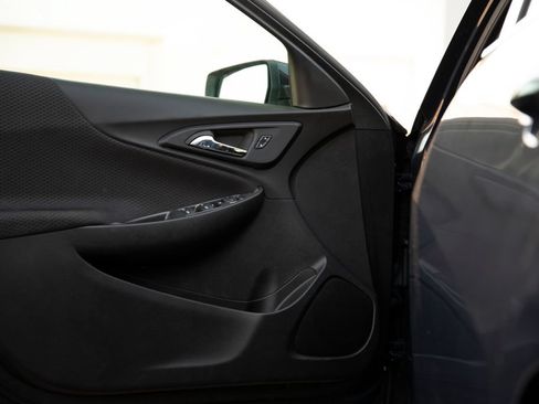 New 2025 Chevrolet Malibu LS FWD image 9