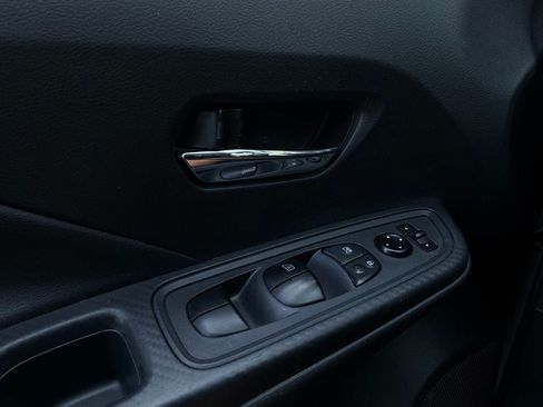 Used 2025 Nissan Versa SV FWD image 20