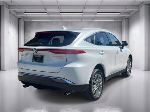 Used 2023 Toyota Venza Limited AWD/4WD image 3