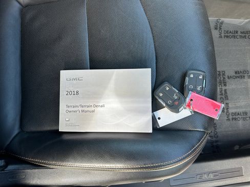 Used 2018 GMC Terrain SLT w/ Preferred Package image 21