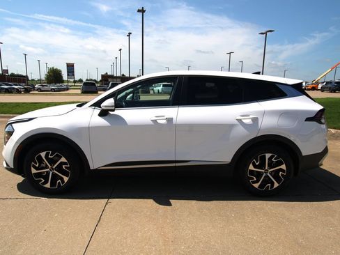 Used 2024 Kia Sportage EX FWD image 16