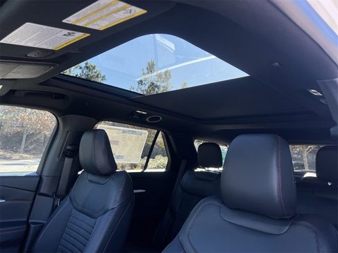 New 2026 Ford Explorer ST-Line w/ ST-Line Street Pack image 13