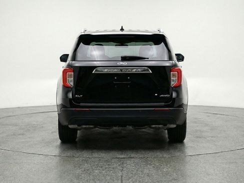 Used 2024 Ford Explorer XLT w/ Equipment Group 202A AWD/4WD image 7