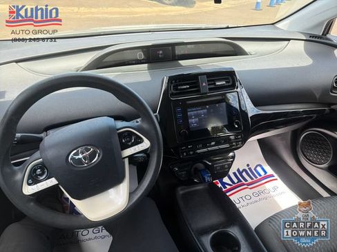 Used 2018 Toyota Prius Two FWD image 12