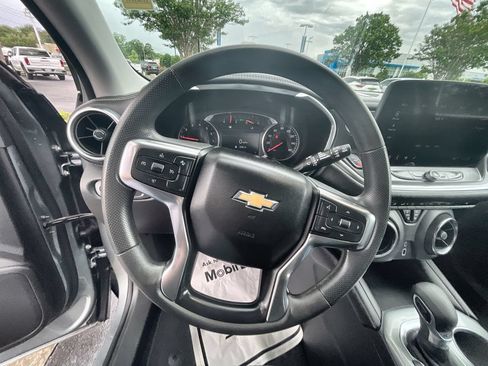 Used 2025 Chevrolet Blazer LT FWD image 11