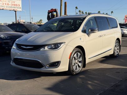 Used 2017 Chrysler Pacifica Platinum