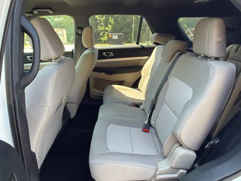 Used 2018 Ford Explorer 4WD image 12