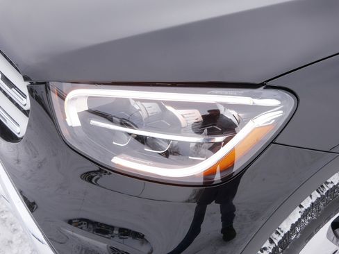 Used 2022 Mercedes-Benz GLC 300 4MATIC w/ Multimedia Package Lite image 15