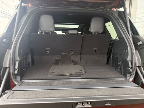 New 2027 Lincoln Navigator Reserve w/ Jet Appearance Package AWD/4WD image 12