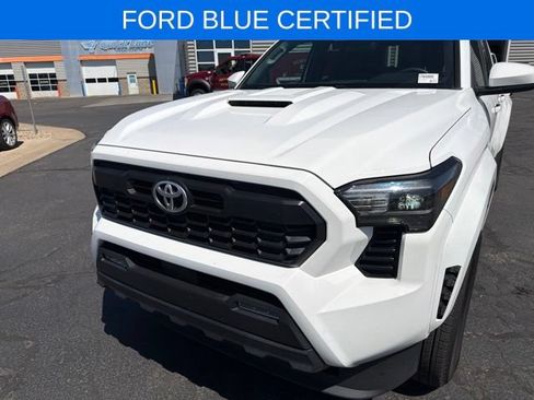 Used 2024 Toyota Tacoma TRD Sport AWD/4WD image 20