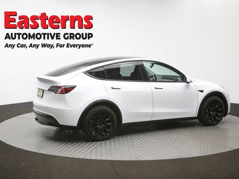 Used 2021 Tesla Model Y Long Range AWD/4WD image 37
