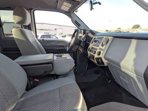 Used 2015 Ford F350 XLT w/ Snow Plow Prep Package image 34