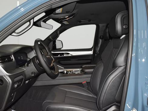 New 2026 Jeep Grand Wagoneer Limited AWD/4WD image 9