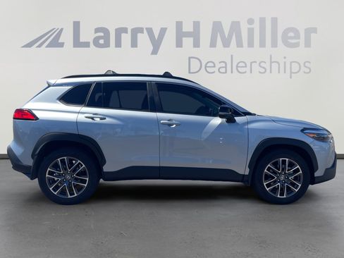 Used 2026 Toyota Corolla Cross XLE w/ Convenience Package FWD image 6