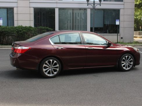 Used 2013 Honda Accord Sport image 7