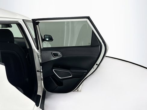 Used 2024 Kia Soul LX w/ Option Group 015 image 28