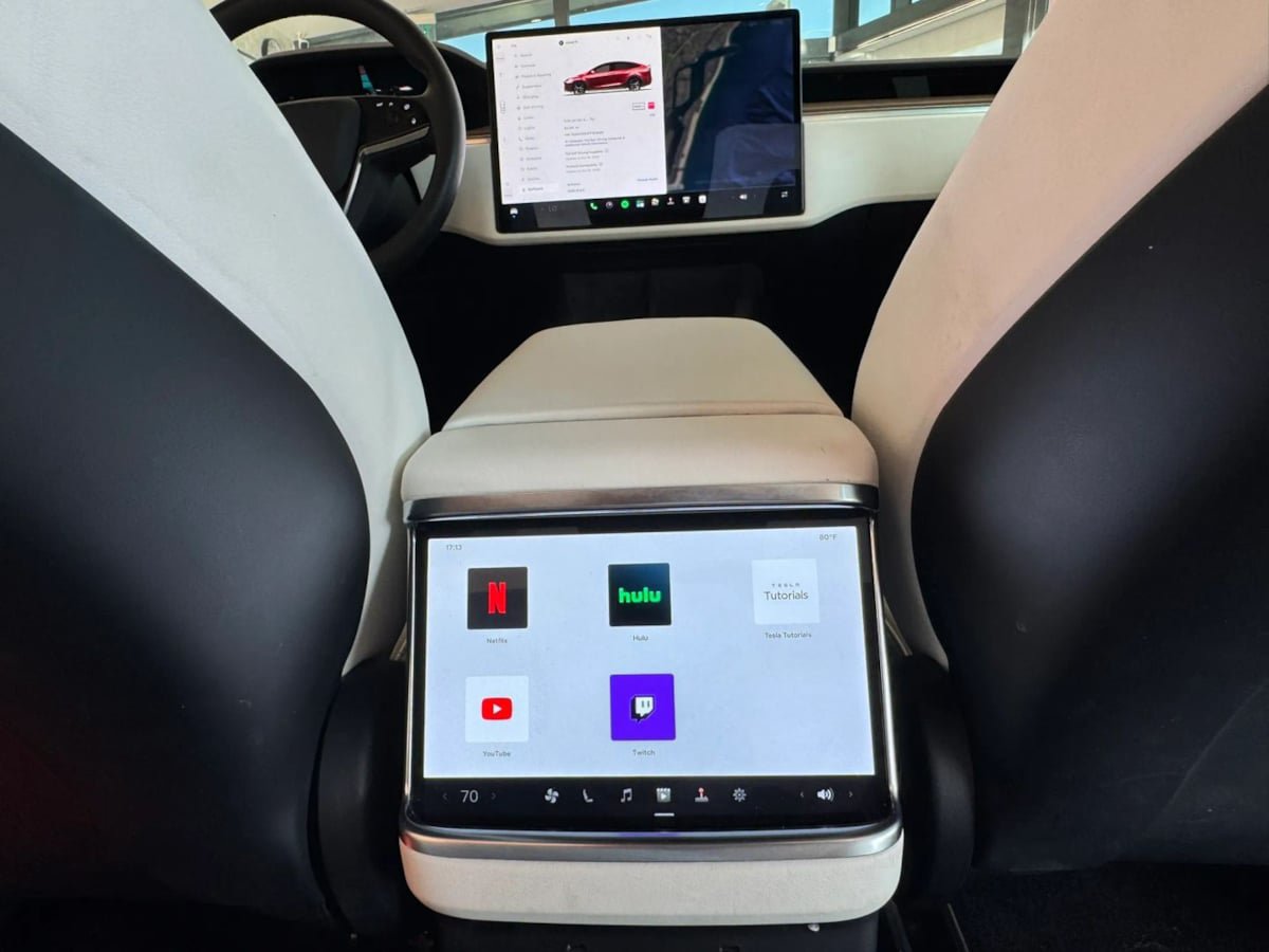Used 2023 Tesla Model X AWD/4WD image 36