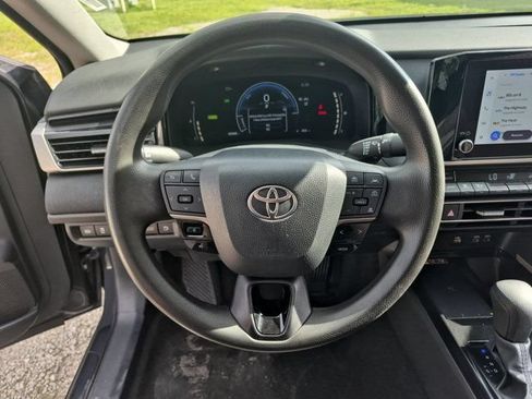 Used 2025 Toyota Camry LE FWD image 22