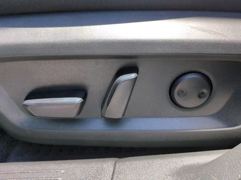 Certified 2023 Nissan Rogue SV FWD image 16