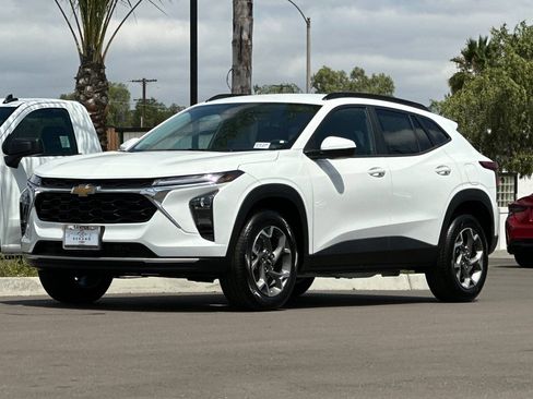New 2026 Chevrolet Trax LT FWD image 8
