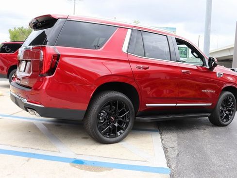 New 2025 GMC Yukon Denali image 7