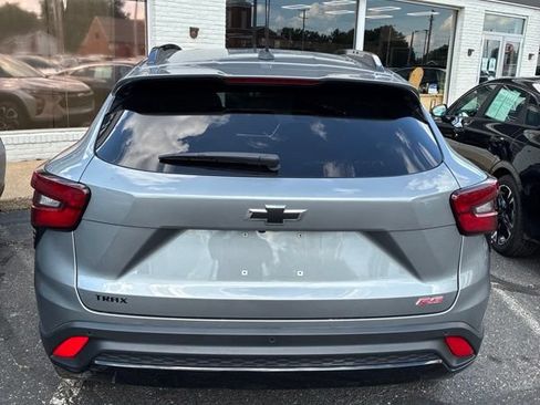 Used 2025 Chevrolet Trax RS w/ Driver Confidence Package FWD image 4