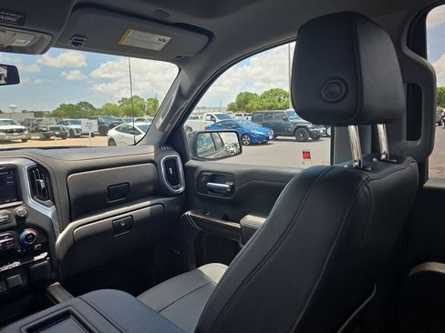 Used 2022 Chevrolet Silverado 1500 LT Trail Boss w/ Convenience Package II AWD/4WD image 11