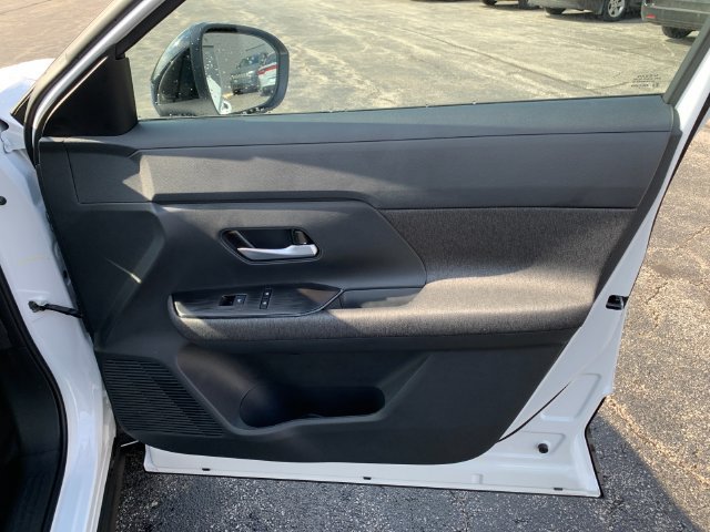 Used 2026 Nissan Kicks SV w/ Interior Electronics Package AWD/4WD image 19