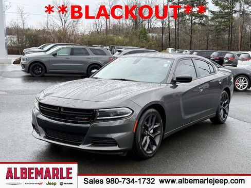 Used 2023 Dodge Charger SXT w/ Blacktop Package image 8