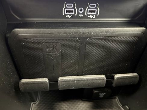 Used 2025 RAM 1500 Big Horn AWD/4WD image 17