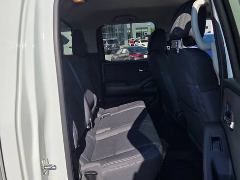 Used 2024 Nissan Frontier SV w/ Technology Package AWD/4WD image 14