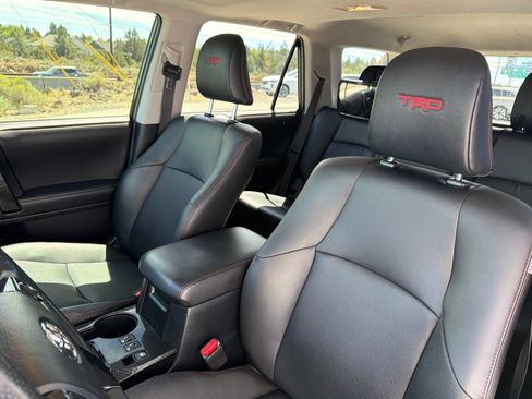 Used 2023 Toyota 4Runner TRD Off-Road Premium w/ Moonroof Package AWD/4WD image 19