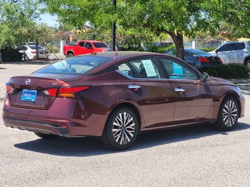 Used 2024 Nissan Altima 2.5 SV FWD image 4