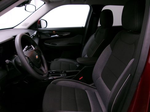 Used 2025 Chevrolet TrailBlazer LT AWD/4WD image 7