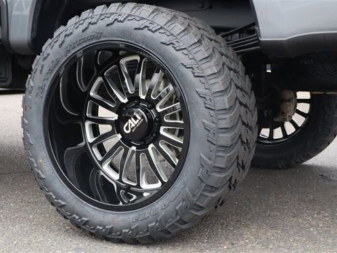 Used 2025 Ford F250 Platinum w/ Platinum Plus Package image 36