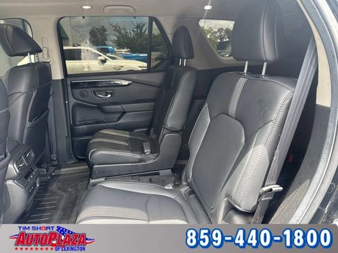 Used 2025 Honda Pilot Touring image 16
