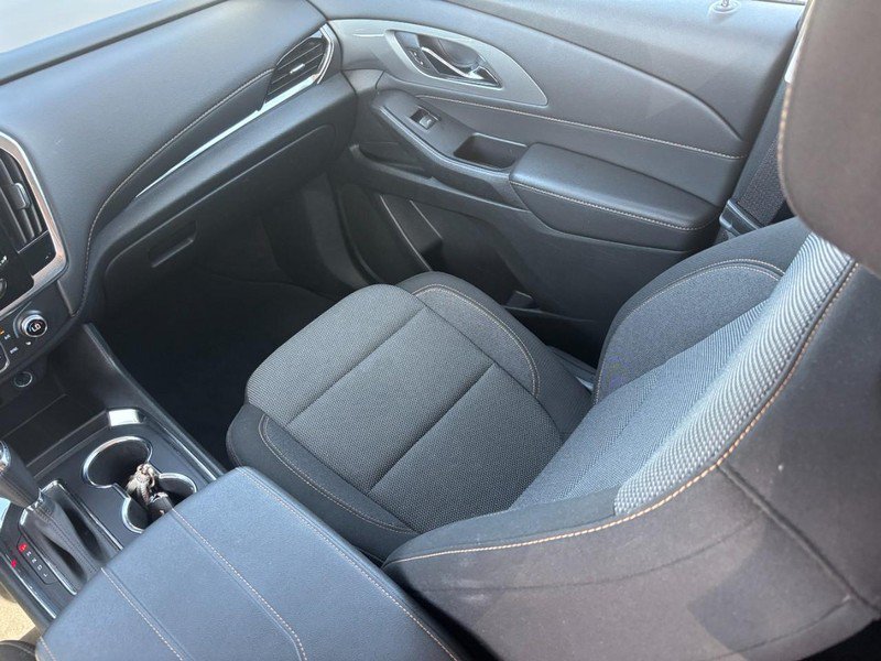 Used 2020 Chevrolet Traverse LT FWD image 17