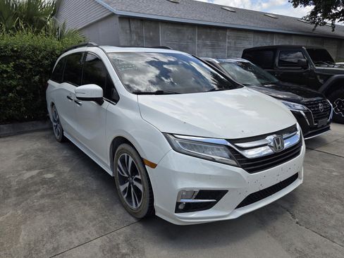 Used 2018 Honda Odyssey Elite image 3