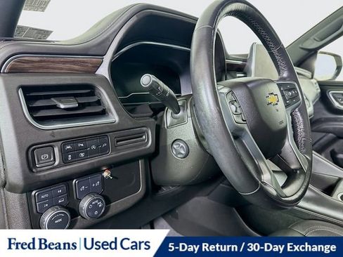 Used 2022 Chevrolet Suburban LT w/ LT Signature Plus Package image 10