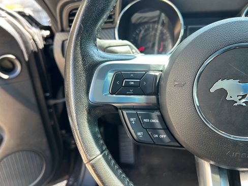 Used 2016 Ford Mustang Coupe RWD image 18
