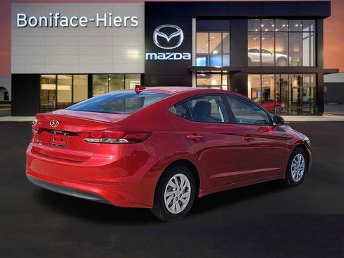 Used 2017 Hyundai Elantra SE FWD image 4