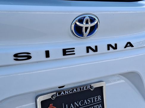 Used 2024 Toyota Sienna LE image 30