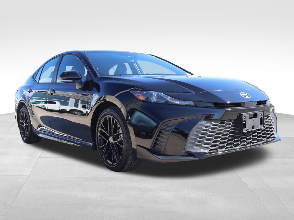 Used 2026 Toyota Camry SE FWD image 6