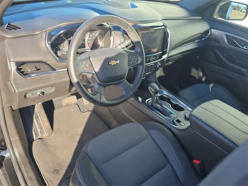 Used 2023 Chevrolet Traverse LT image 10